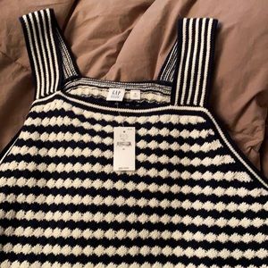 Gap spring/summer sweater Navy and white.